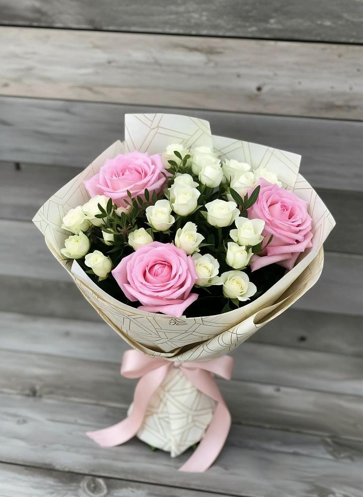 Букет цветов из: Розы в Змейке