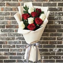 Букет цветов из:  Розы в Змейке
