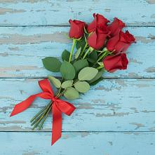 Букет Красные розы в Змейке