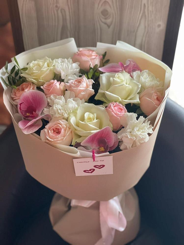 Букет цветов из: Орхидеи, Розы и Гвоздики в Змейке