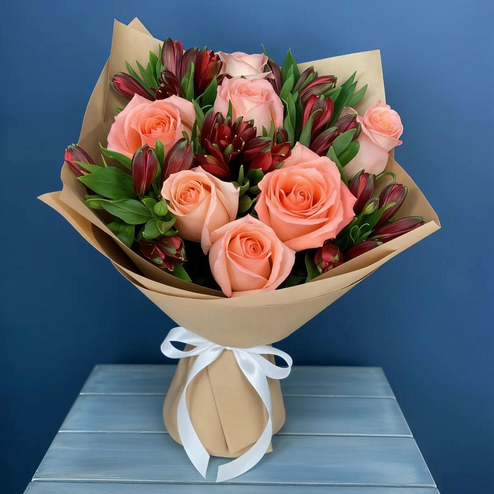 Букет цветов из: Розы и Альстромерии в Змейке