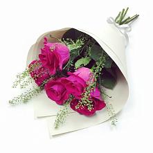 Букет цветов из:  Розы в Змейке