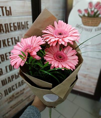 Букет цветов из: Герберы в Змейке
