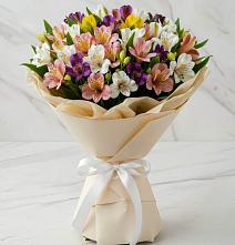 Букет цветов из:  Альстромерии в Змейке