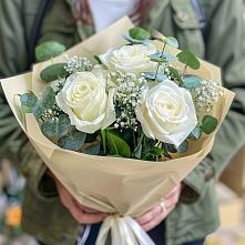 Букет цветов из:  Розы #REPLACE_PRED# Змейке