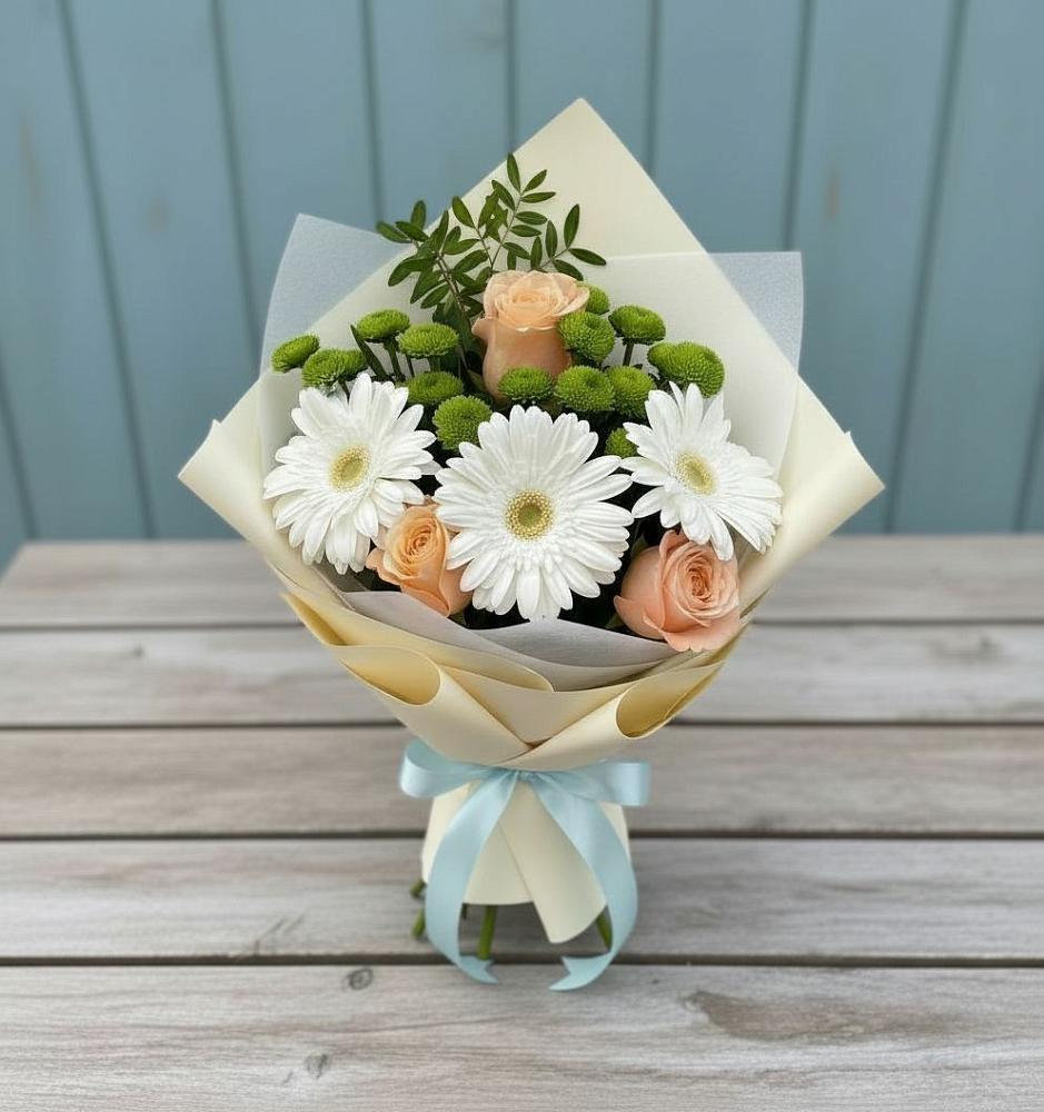 Букет цветов из: Герберы, Розы и Хризантемы в Змейке