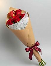 Букет цветов из:  Розы в Змейке