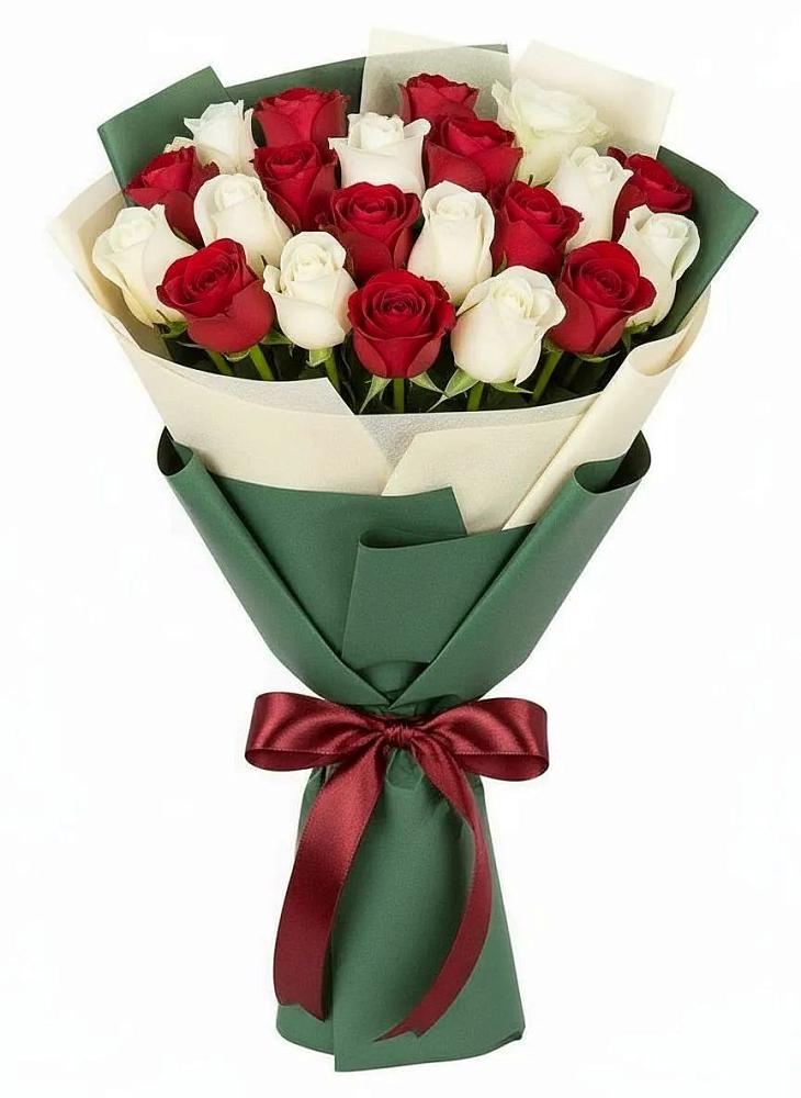 Букет Микс из красных и белых роз в Змейке