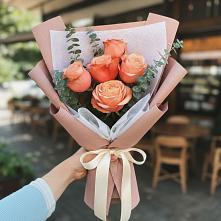 Букет цветов из:  Розы в Змейке