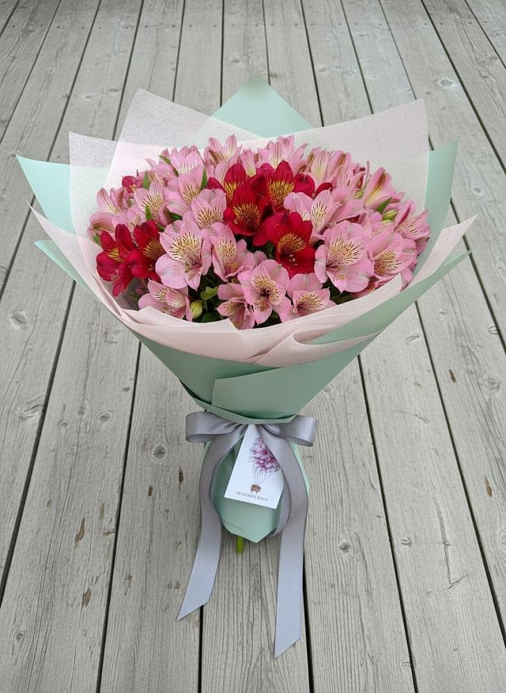 Букет цветов из: Альстромерии в Змейке