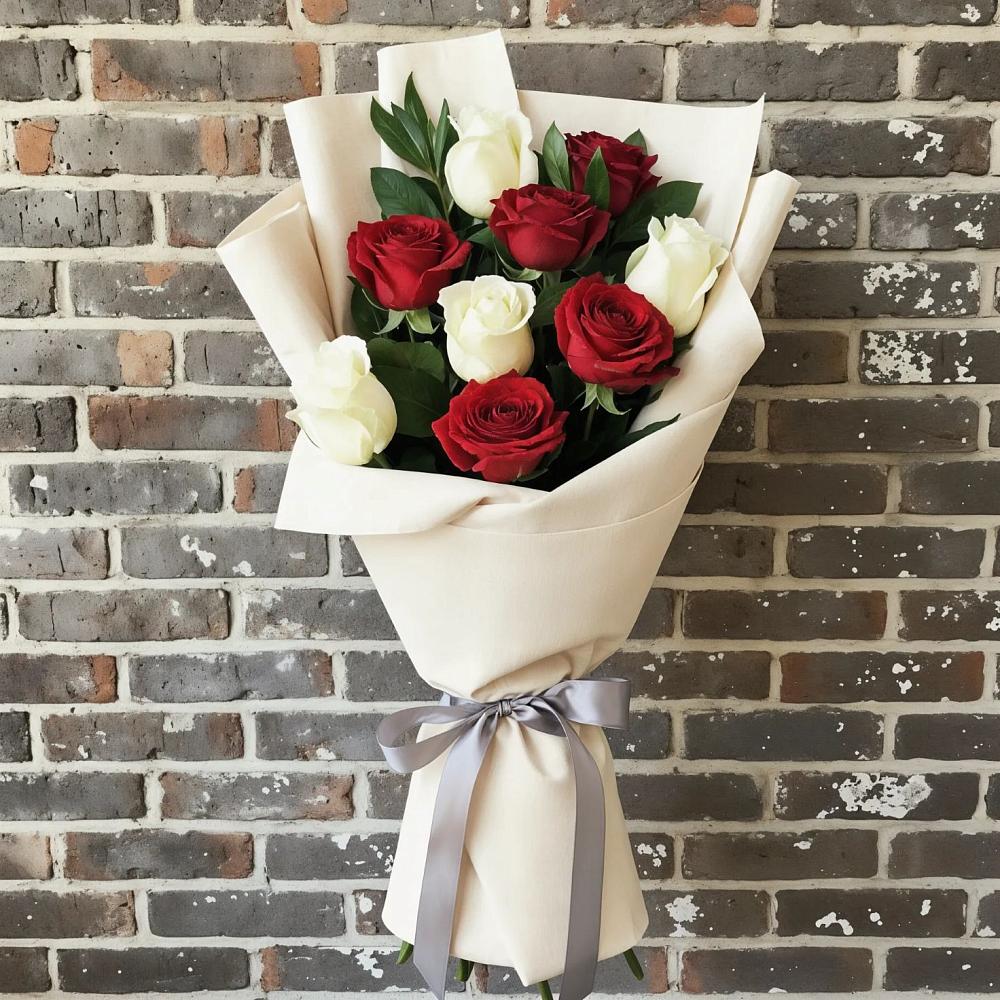 Букет цветов из: Розы в Змейке