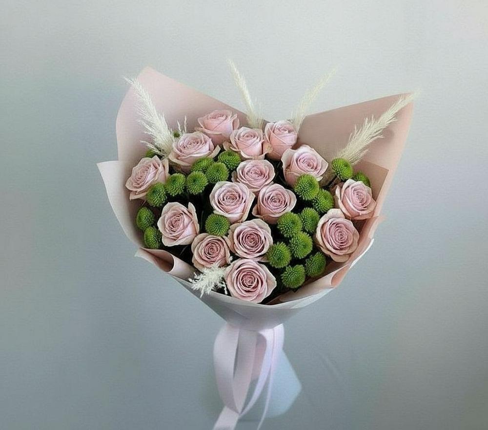 Букет цветов из: Розы и Хризантемы в Змейке