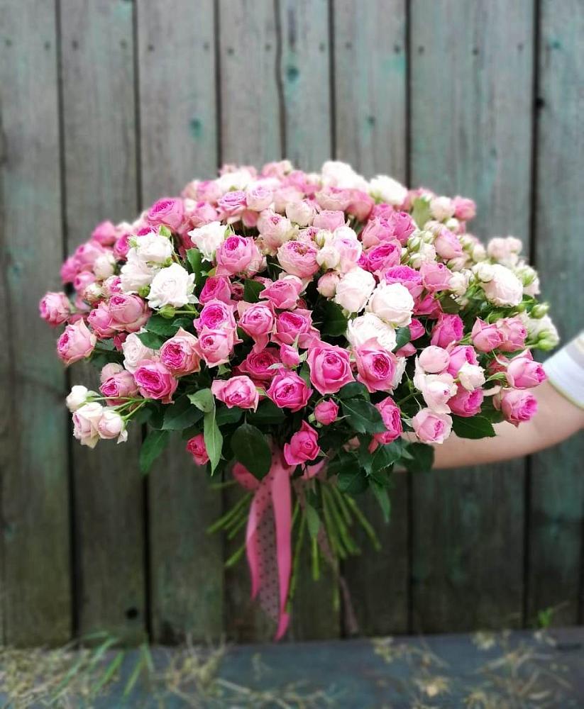 Букет Розовые кустовые розы Натали и Лав Лидия в Змейке