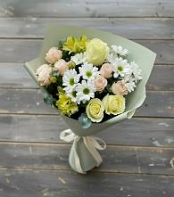 Букет цветов из:  Альстромерии, Розы и Хризантемы в Змейке