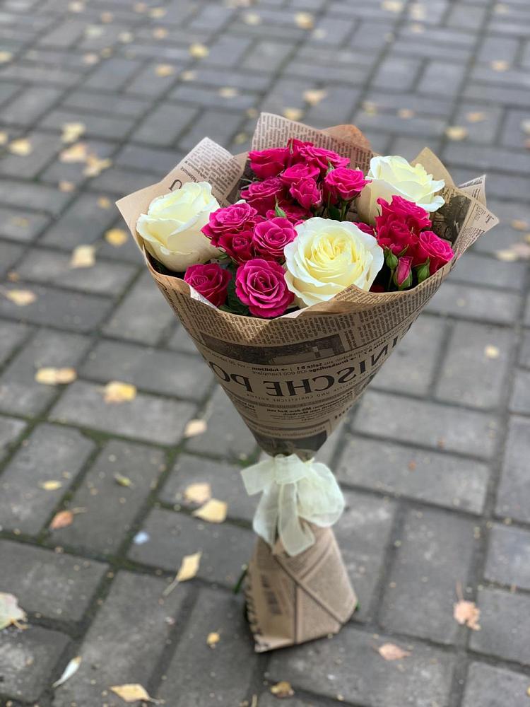 Букет цветов из: Розы в Змейке