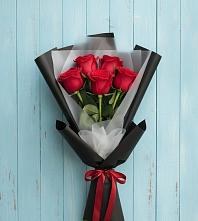 Букет цветов из:  Розы в Змейке