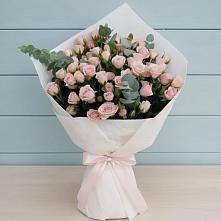 Букет цветов из:  Розы в Змейке