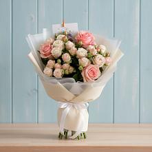 Букет цветов из:  Розы в Змейке