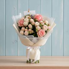Букет цветов из:  Розы в Змейке