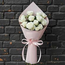 Букет цветов из:  Розы #REPLACE_PRED# Змейке