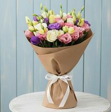 Букет цветов из:  Лизиантусы в Змейке