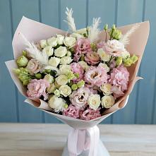 Букет цветов из:  Альстромерии и Розы в Змейке